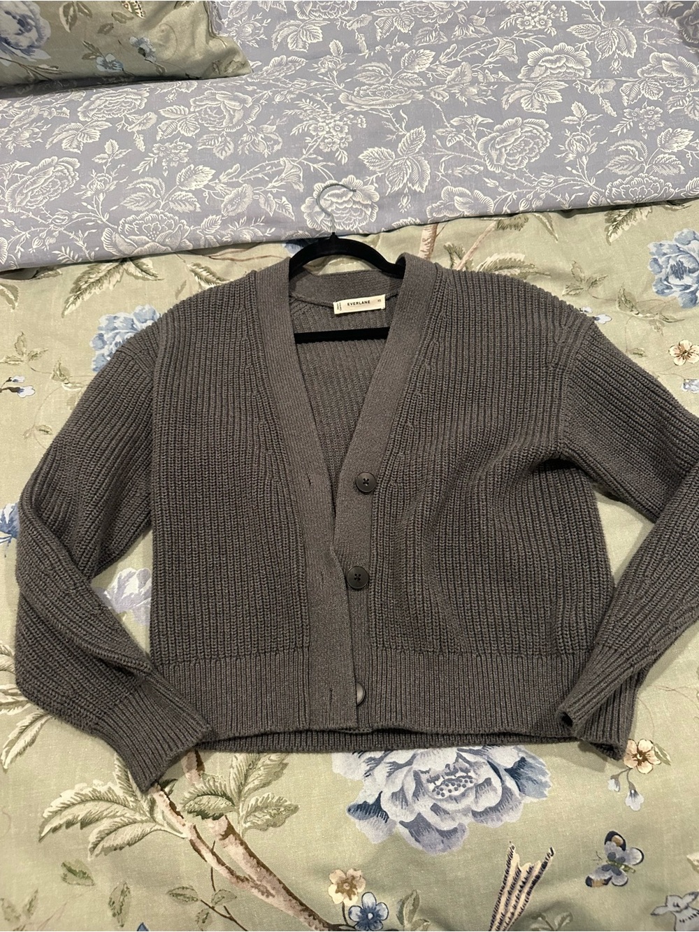 Everlane Gray Ribbed V-Neck Button Cardigan
